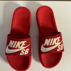 Nike- Benassi SolarSoft SB ‘University Red’